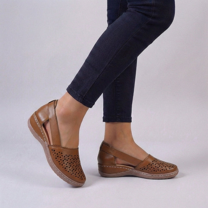 Women's Orthopedic Wide Fit Bunion Shoes Cutout Slip-On Shoes
