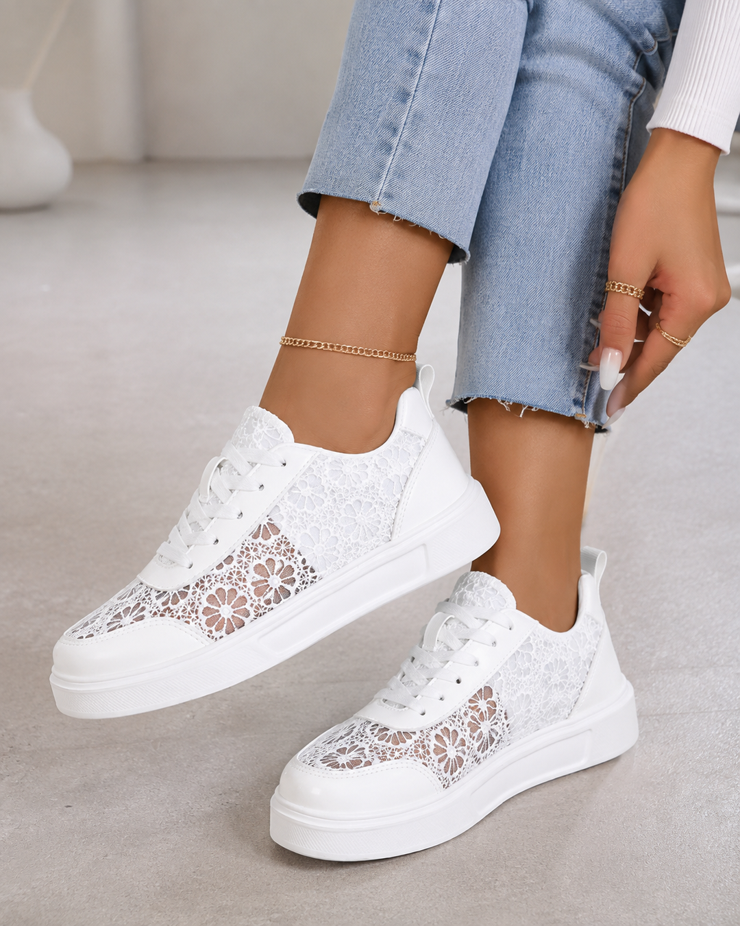 Wren | Breathable Lace-Up Sneakers