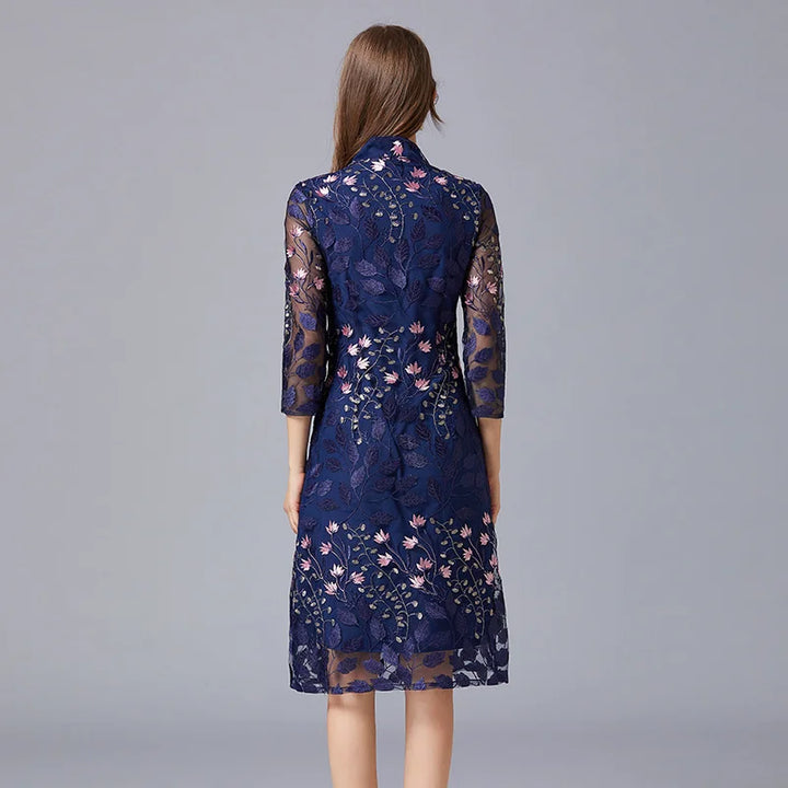 Embroidered dress spring and autumn women's new V-neck French wide lady high-end knee length improved cheongsam extra large