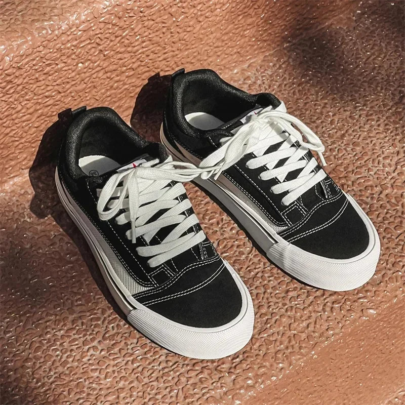Reagan | Classic Canvas Sneakers
