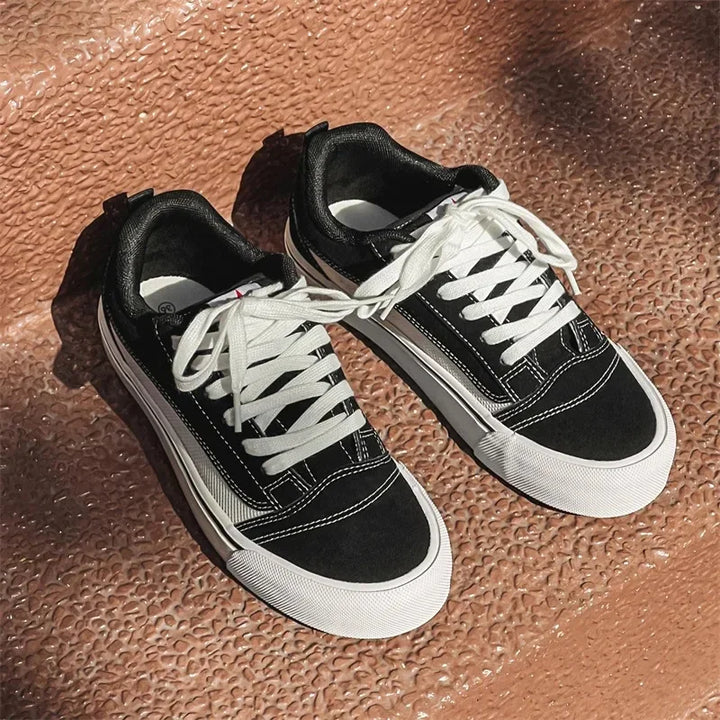 Reagan | Classic Canvas Sneakers